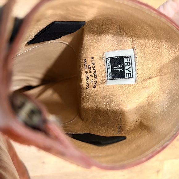 FRYE Melissa back button boots in cognac leather - Size 6.5 - Picture 8 of 8